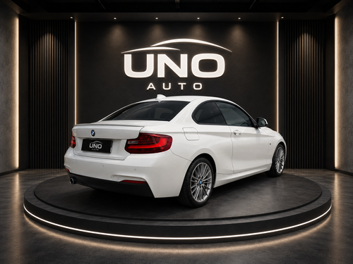 BMW 218d M Sport 2016 — vue arrière